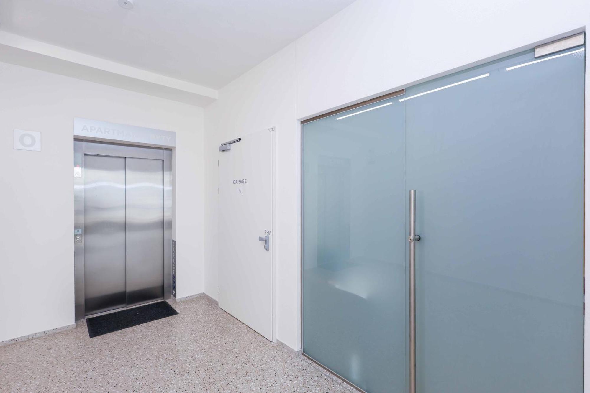 Apartament Downtown Luxe Retreat- Konventna Bratysława Zewnętrze zdjęcie