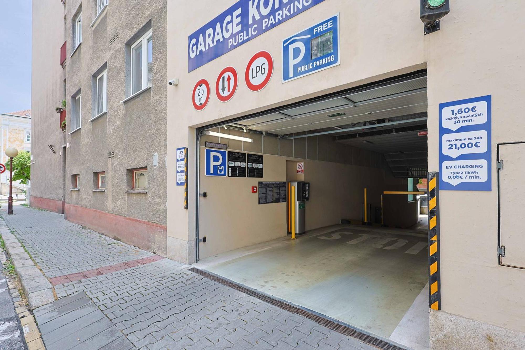 Apartament Downtown Luxe Retreat- Konventna Bratysława Zewnętrze zdjęcie