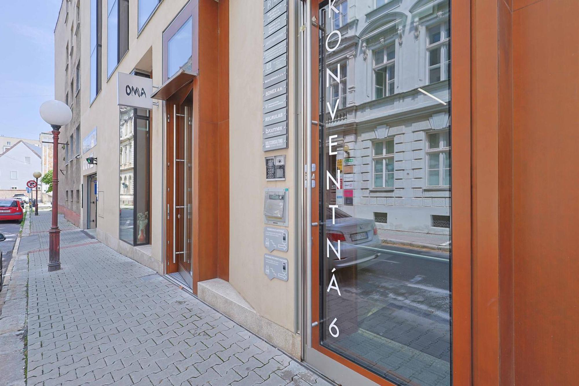 Apartament Downtown Luxe Retreat- Konventna Bratysława Zewnętrze zdjęcie